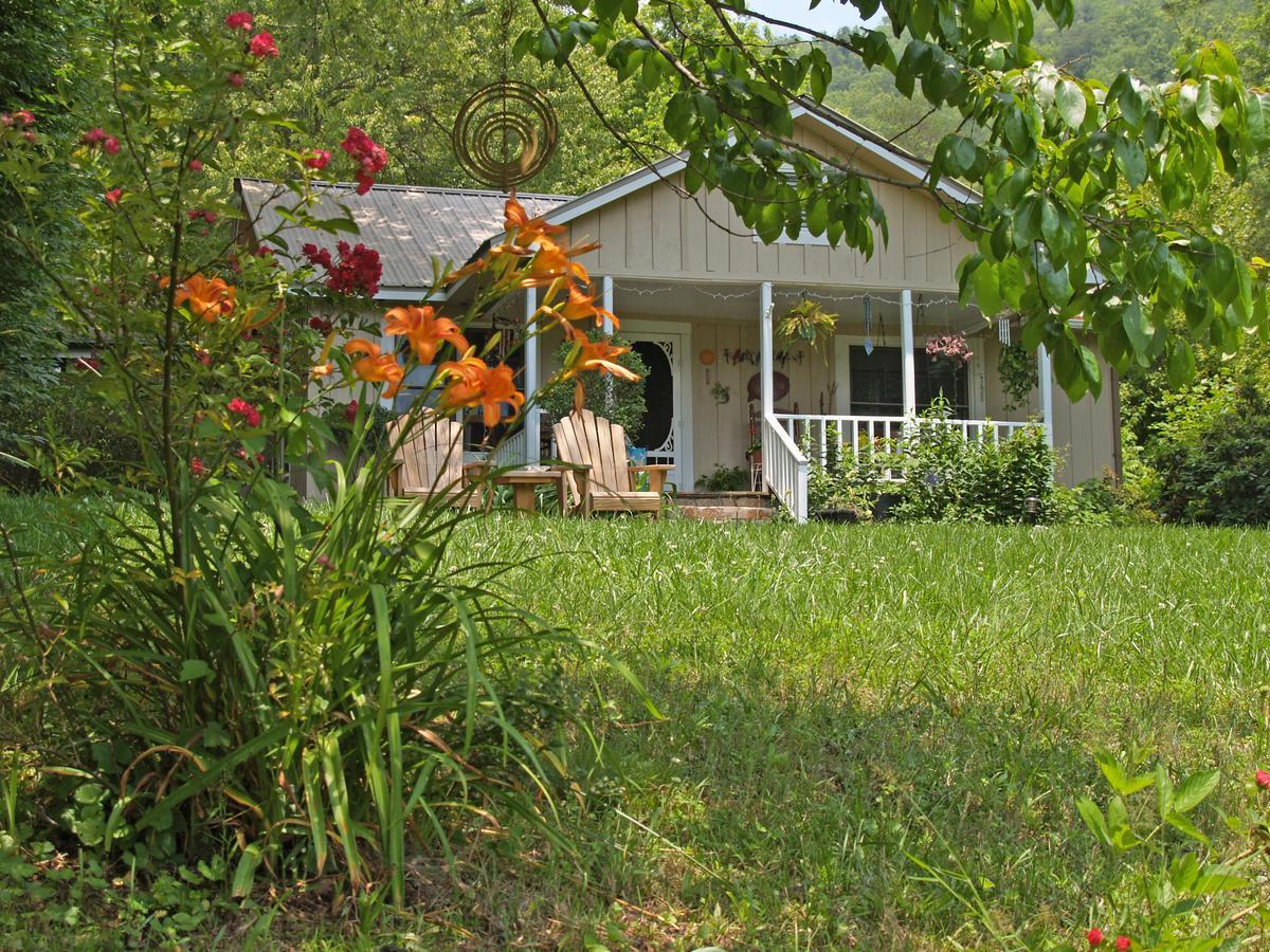 Henson Cove Place Bed And Breakfast W/Cabin Hiawassee Exterior photo